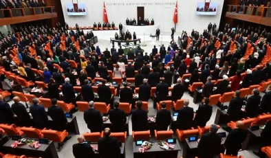 AK Parti, Meclis’teki Sandalye Sayısını 272’ye Çıkardı