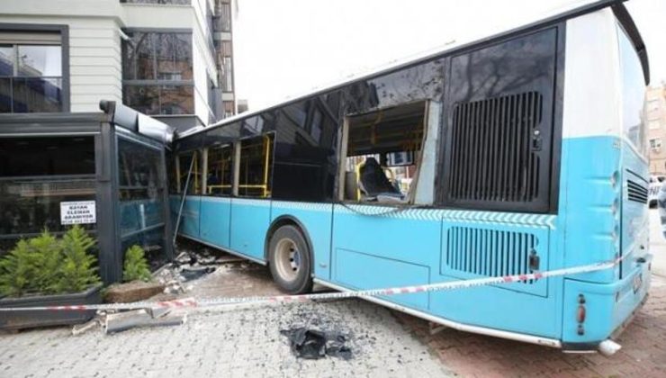 Antalya’da halk otobüsü kafeye daldı! 5 yaralı