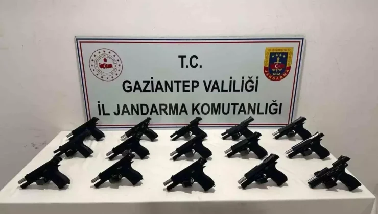 Gaziantep’te 15 adet ruhsatsız tabanca ele geçirildi: 3 şahıs tutuklandı