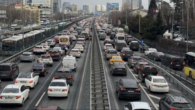 İstanbul’da trafik yoğunluğu yüzde 80’e çıktı