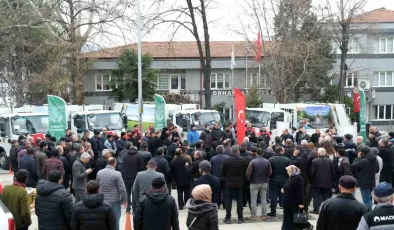 Orhaneli Belediyesi Yeni Çöp Araçları ile Temizlik Hizmetlerini Güçlendiriyor