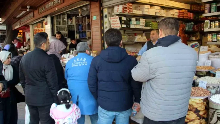 Şanlıurfa’da Ramazan Alışverişi Yoğunlaştı