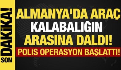 Son dakika… Almanya’da araç kalabalığın içine daldı!