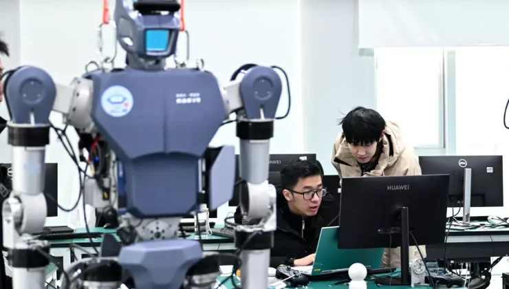 Wuhan’da İnsansı Robot Gelişimi